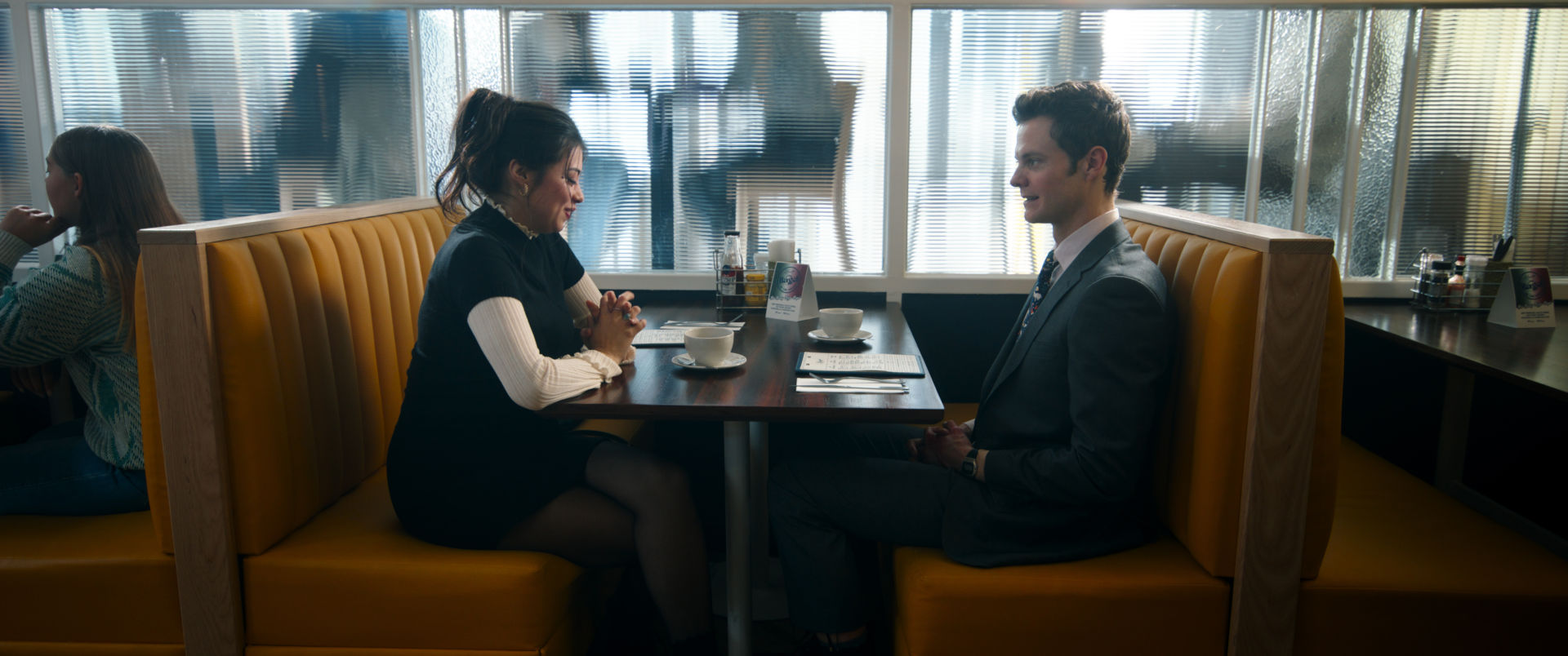 Zwycięstwo kina akcji – recenzja filmu „Nowokaina” 2 Jack Quaid i Amber Midthunder. Nowokaina