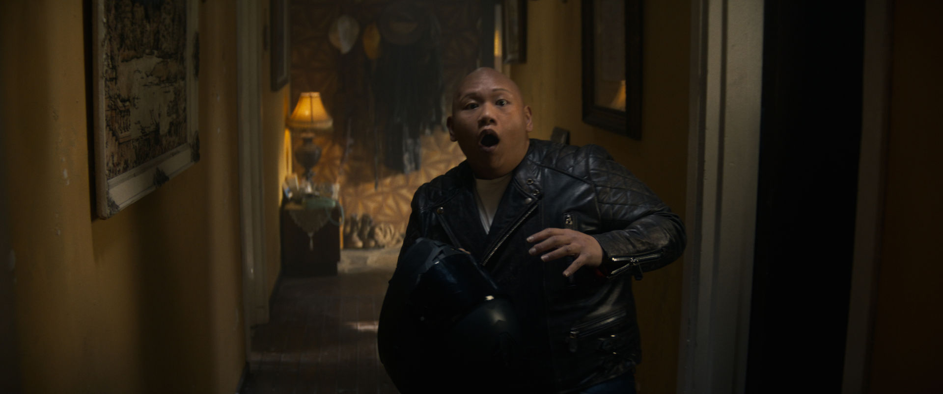 Zwycięstwo kina akcji – recenzja filmu „Nowokaina” 3 Jacob Batalon. Nowokaina